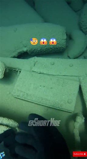 AI Diver Explores a Titanic-Inspired Wreck 😱 | Fictional Treasure POV