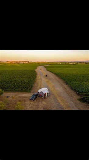 In 2020 I revisited an idea of a Roadtrip book that hat I had done in 1992, a tour of NZ wineries,in those days I did in a peugeot 404... I was lucky enough to have sponsorship of @landrovernz and Forsyth Barr in 2020 project plus in the middle of Covid lockdowns we pulled it off and made what i think the book I am most proud of.. Max Parkes of @unitdesignnz and printed by Everbest printers made the publication a great success... Above all of that for me it is the personal interaction with the w