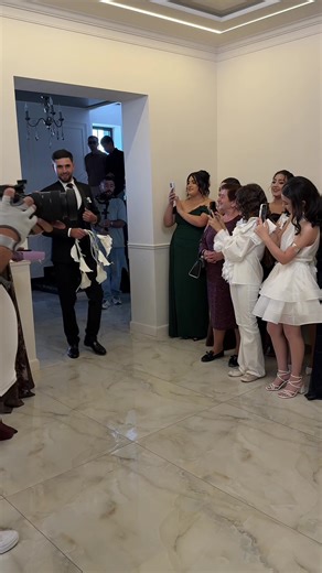 🅃🄸🄵🄸🄻🅈🄰🄽🅂🏡🄷🄾🅄🅂🄴 (@houses._for_.rent)’s videos with Siro Hetq - Armenian Songs