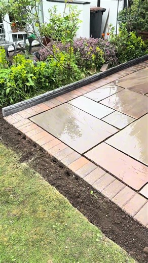 Sandstone patio with a clean block border to finish off👌 #sandstonepatio #trending #warwickshire