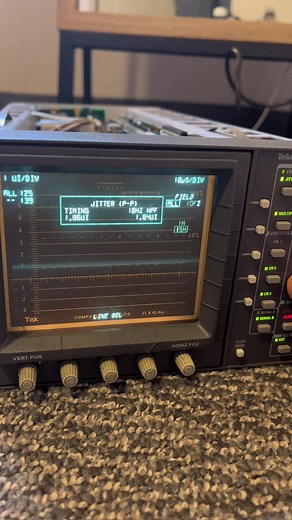 Learning About the Tektronix 601M WFM Oscilloscope