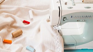 5 BEST Mini Sewing Machines in 2023 - Sew Kit Kit