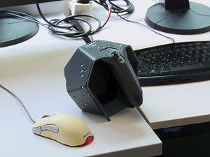 Hand Controlled Manipulation of Single Molecules via a Scanning Probe Microscope with a 3D Virtual Reality Interface