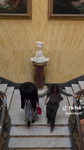 Walkวนไป x Lisa อีกครั้ง — ลิซ่า ในลอนดอน