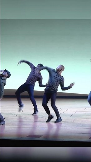 Broadway's Hamilton Performs "America"