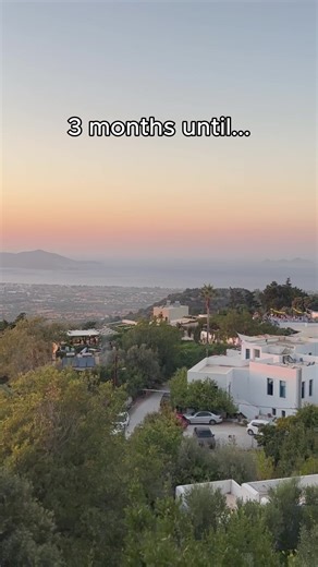 Stay strong babes, winter is ending soon 🙈 #FlixBus #Travel #StayStrong