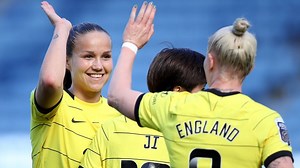 WSL: Ruthless Chelsea 6-0 up at half-time in clash with Leicester