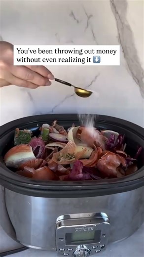 💡 Instead of tossing veggie scraps, freeze them in a bag and when its full make slow cooker broth