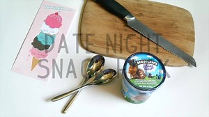 DATE NIGHT SNACK HACK Plan a last minute ice cream date in just 5 minutes!! Printables here: http://www.thedatingdivas.com/just-the-two-of-us/get-the-scoop/ | Date Your Spouse