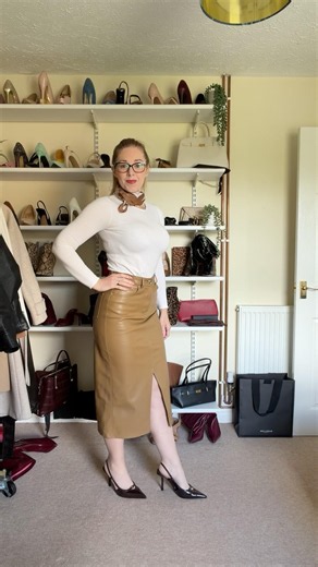 Leather Skirt Silk Scarf Nylons #ootd #leathercomplex #outfitideas #ootdguide #confidencewins