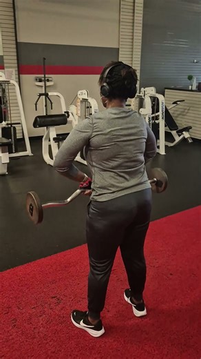 Upper Body Day Exercise 5: Upright Row. 3 sets @ 40 seconds.