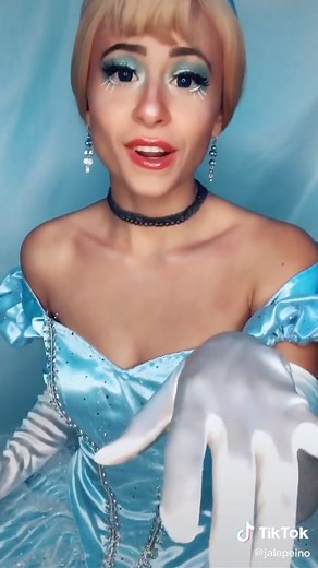 👠Cinderella👠 #cinderella#cosplay#cinderellacosplay#disney#disneycosplay#disneycinderella#aracosplays