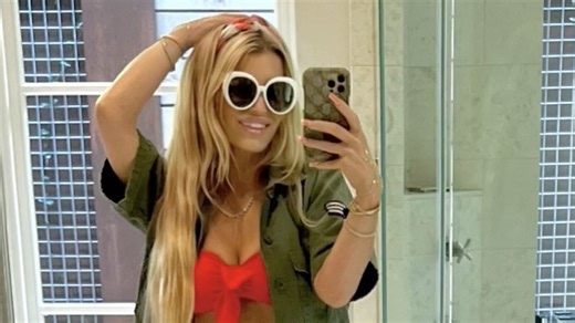 Jessica Simpson displays 100-lb weight loss in sexy bikini on Fourth of July