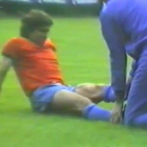 Un gruppo unito. Questa era la Nazionale di #Italia1982. #Italia1982 - una storia azzurra, evento speciale al cinema solo l’11, 12 e 13 luglio. 🥅 ⚽ Regia di Coralla Ciccolini, direzione artistica di Beppe Tufarulo. Con la partecipazione di Marco Tardelli, Bruno Conti, Claudio Gentile, Fulvio Collovati, Dino Zoff, Giancarlo Antognoni, Franco Selvaggi, Beppe Dossena, Beppe Bergomi. Una produzione Stand By Me e Vision Distribution, in collaborazione con Sky. | Vision Distribution