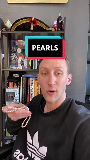 The Truth About Pearl Necklaces: Natural vs. Dyed Pearls Explained