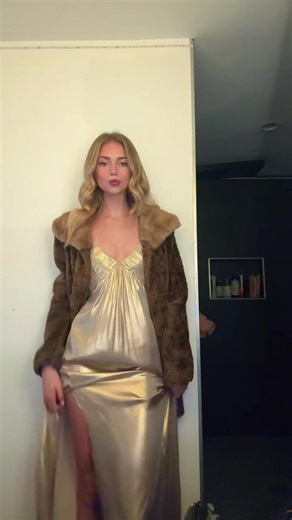 My favorite dress ever😫 #ootd #gold #dress | Dresses