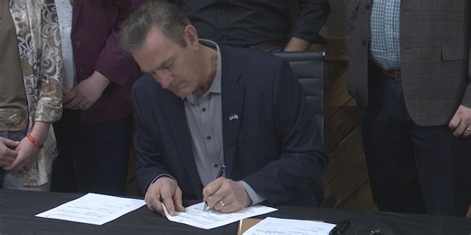 Rhoden signs pro-Second Amendment legislation in Mitchell