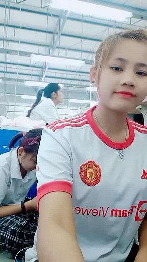 Explore TeamViewer's Role in Manchester United Apparel