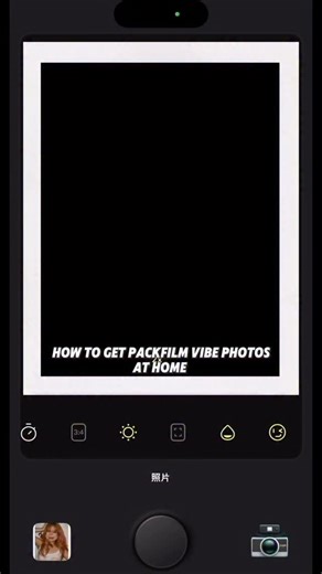 Recreating vintage packfilm vibes without leaving your living room 😏🪩 . #poseideas #fpy #fpyシ #idea #dailylook #photoideas #photoideas #photoinspiration #modelpose #ootd #posesparafotos #fotografertiktok #streetwear #streetphoto #style #photooftheday #vintagestyle | ROSE.Z