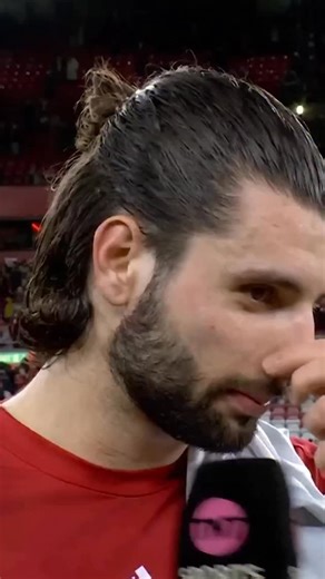 “Sorry to the team, I made it hard for us” Dominik Szoboszlai reflects on his bizarre error for Barnsley’s goal 🗣️ | TNT Sports Football