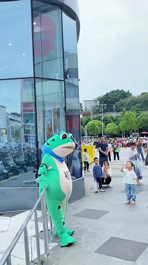 122K views · 3.2K reactions | Comedy frog  #jokes #meme #viral #fun #funnyvideos #lol #dailymemes #cute #humor #funny #explorepage #memes #memesdaily | Comedy Club | Facebook