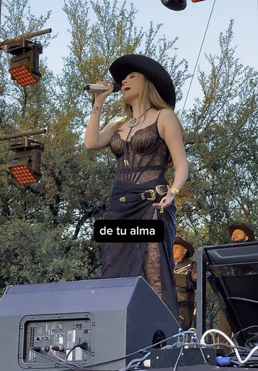 Canciones de Carolina Ross: Amor y Música Regional