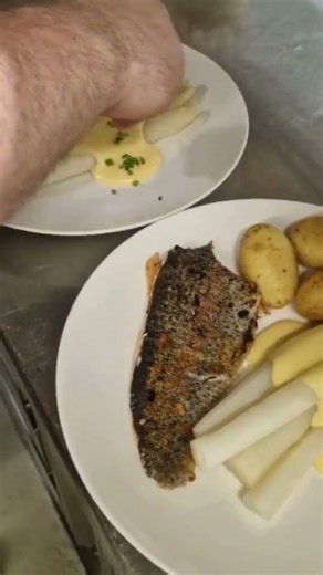 Spargel im Restaurant MAJA