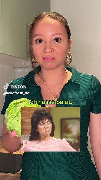 Frischer, ausgewogener Salat in nur 15 Minuten? 😱 Say less! Den solltest Du unbedingt mal probieren 😋🥗 #hellofreshde #kochen #lunch #schnell #mittagessen #salat #hähnchen #honigsenf #frisch #essen #essen