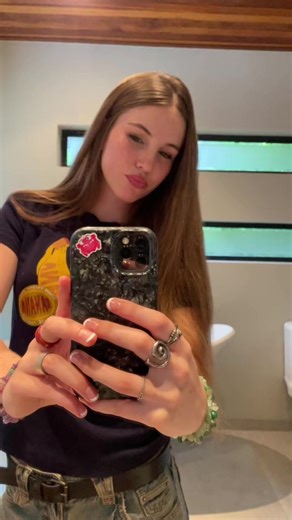 Stylish Outfit Ideas for Staying In