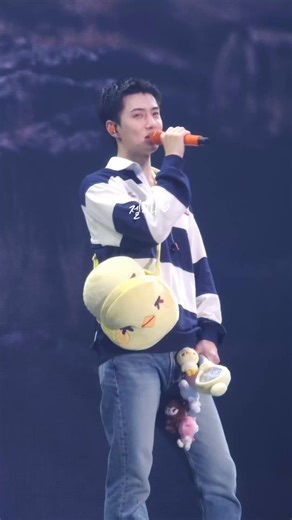 Sehun cried during his ending ment today 🥺😭🐥 Seriously, it’s actually kind of amazing that I’m standing here right now. Yeah~ After preparing for the concert each and every day, somehow the members are all standing here now, in this huge concert venue that you guys filled up. Yeah, it’s great… Uh, it’s great… Uh… Why do I feel like tearing up?🍒 Ah, what’s going on?🐧 For real?🐥 For real.. *turns around to hide his tears* 😭 🐧 WOW, OH SEHUN! WHAT IS HAPPENING TO OH SEHUNNIE? WOW! ㅋㅋㅋㅋ🐻 Is