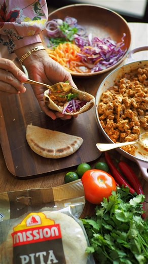 1.1K views · 1.3K reactions | Bold, spicy and oh-so-satisfying. This tempeh rendang stuffed in a wholemeal pita. Who’s hungry? #MissionFoods #MissionFoodsMY #MissionPita #QualityFood #MissionRecipes #Recipes #MissionCreate #CreativeEats #TempehRendang | Mission Foods Malaysia | Facebook