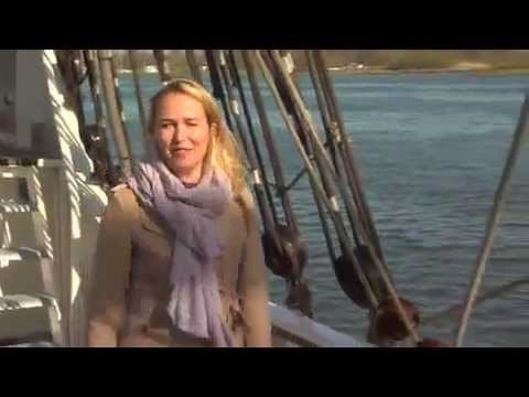 dutch reporter falls off boat into water ,,funny scene 2014 live....