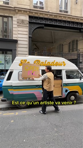 1.9M views · 37K reactions | OPEN MIC à Paris ️ On a posé notre van Serge et on attendu que des artistes viennent chanter️ Lisa Pariente est venue nous demander si elle pouvait nous chanter son morceau Ruelle Sombre. un morceau fort et intime à travers lequel Lisa nous dévoile une triste réalité. � #artiste #openmic #van #lisapariente #ruellesombre | lebaladeur.openmic | Facebook
