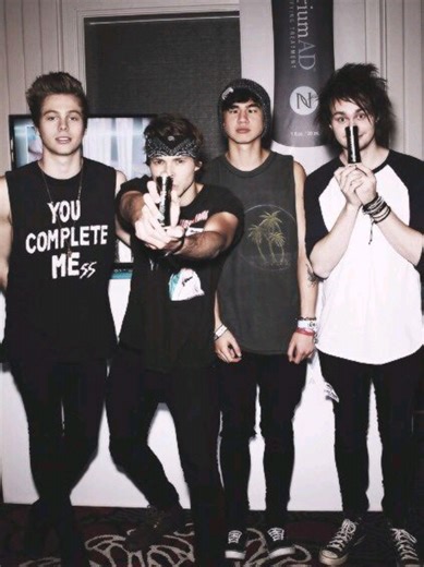 Watching 5sos old videos is just a magical feeling but it also makes me kinda sad. I always wish that I could've been a teenager back in 2012 #5secondsofsummer #fyp #5sos