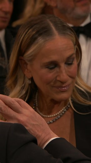 Raising a glass, a Cosmo, of course 🍸 with Colman Domingo to our Carol Burnett Award recipient, Sarah Jessica Parker. #GoldenEve | Golden Globes