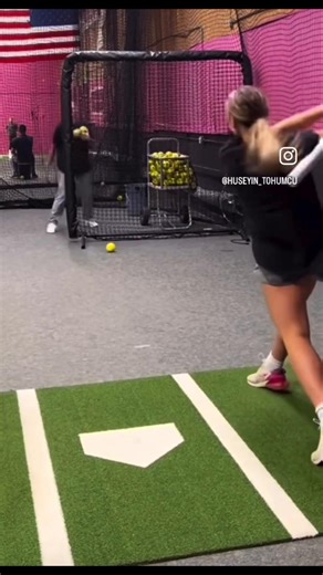 If you don’t know what to do with your hands learn sign language @@King Ron@@Together Now##asl##signlanguage##aslbeginner