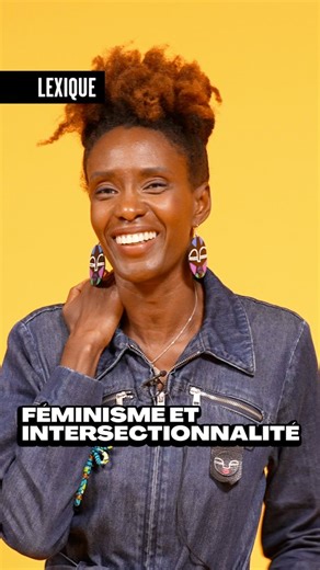 Il existe en wolof l'expression "Drianké" pour désigner une femme qui est "arrivée socialement". Établie, mature et souvent corpulente, "drianké" qualifie ces femmes qui ont de la classe et sont respectées parce qu'il n'y a rien d'infamant à sortir de la jeunesse ! Alors y'a des drianké dans la salle ? 🔗 Interview de Rokhaya Diallo complète à retrouver sur Youtube. | URBANIA FR