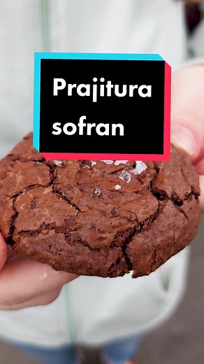 Niste nose action la inceput, dar dupa vezi prajituri cu unul dintre cele mai scumpe ingrediente din lume #prajitura #prajituri #prajituracuciocolata #dulciuri #mancare #food #mâncare #șofran #negresa #negresă #biscuiti #biscuiți #ciocolata