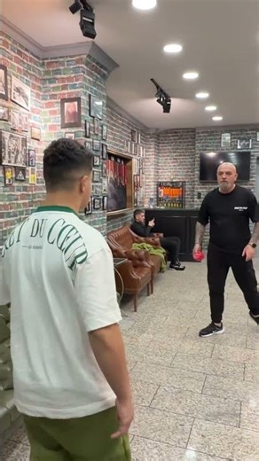Hairdresser sends Agaamuza to sleep 😱😂