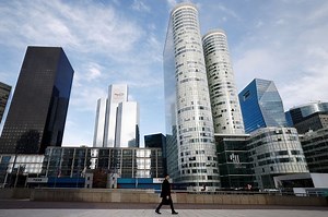 La croissance économique française atteint 0,3 % au deuxième trimestre, surpassant les prévisions