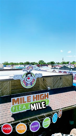 🌟 ¡Descubre el Mile High Flea Market en Colorado! 🌟 Con más de 40 años sirviendo a la comunidad es el mercado de todos.¡Es el lugar perfecto para toda la familia! 🎉 Disfruta de un ambiente cultural donde puedes comprar y vender de todo. ¡Aquí es ideal para chacharear y encontrar tesoros únicos! No olvides de probar sus delicias: ¡gigantes pretzels, piernas ahumadas de pavo y frescas verduras y frutas! 🍏🥨🥩 Todo en un solo lugar. Visítalo con tus amigos y familiares, y hagan recuerdos juntos