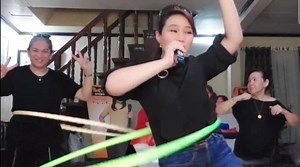 289K views · 10K reactions | Dahil long weekend, here's a medley singlahoop to the music hits of the 80's,90's and 2000 brought to you by ProtectPlus and WOW Fiesta with my mama Zeny and my make-up artist/good friend Mamarhaye. #singlahoopchallenge #GladysSinglahoopChallenge | Gladys Reyes | Facebook