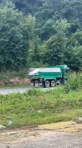Kg jawa sumbiling Tenom... #fbpro #reels #job #monetisasireel #pilotdarat #truckdriver #truckers #driverlori #truck | R Somalinggi Soma