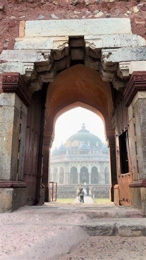 Exploring the Beauty of Red Sandstones at Humayun's Tomb