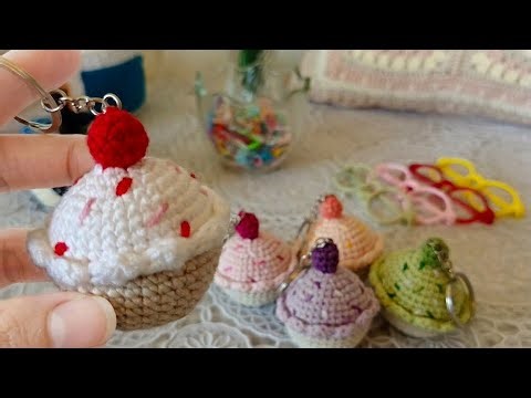 كب كيك ميدالية في 20 دقيقة 🧁 Fast Crochet Cupcake Keychain