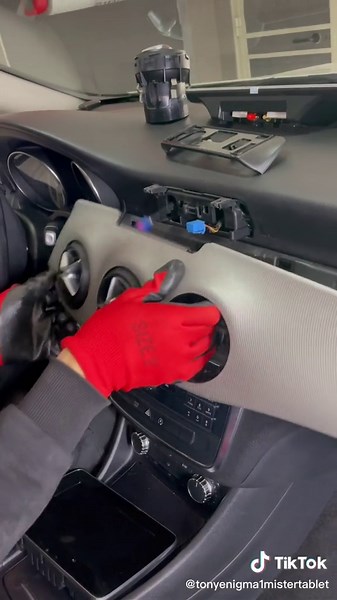 Mercedes GLA 200 Model 2015 Intake Manifold Diagnosis