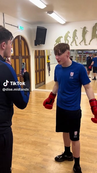 Y1 DiSE students filming their HOT REVIEWS explaining… What they are working on? What’s good? What could be better? 🔥 #DiSE #englandboxing #boxing #foryoupage #training #fyp #hotreview