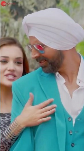 Mahi Aaja Singh Is Bliing Akshay Kumar & Amy Jackson