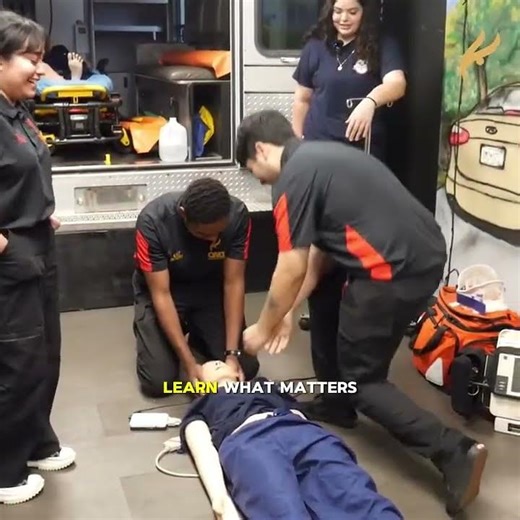 Do you dream of becoming a paramedic? Now is your chance! ​