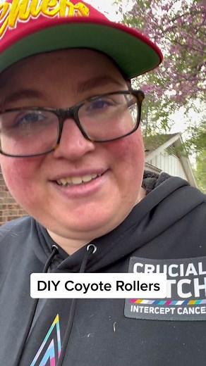 DIY Coyote Rollers. Let’s hope this keeps Bruno in our yard. Took us under an hour to cover 100 feet. Pretty easy to do. Matt had this great idea and I think it turned out amazing. #diycoyoterollers #keepsafe